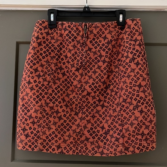 FREE PEOPLE Modern Femme Printed Mini Skirt Rust size 8 - Picture 5 of 7